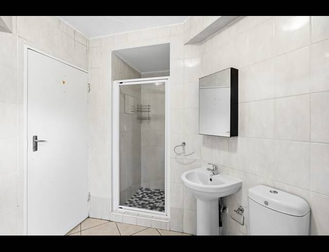 2 BEDROOM APARTMENT FOR SALE IN MAGALIESSIG